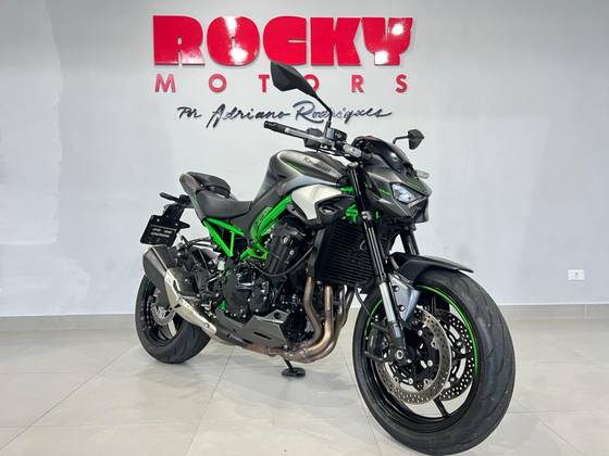 KAWASAKI Z900 